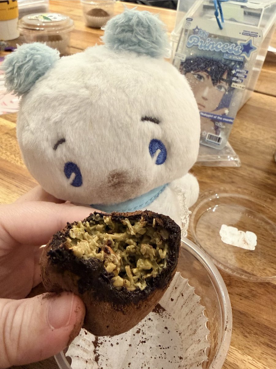 trying dujjonku for the first time with meymu 😍🧆