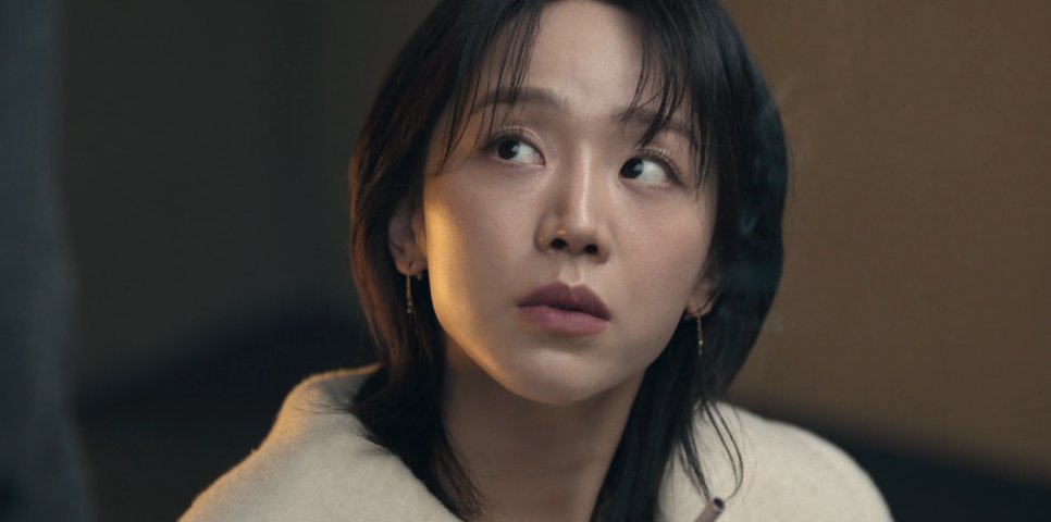 레이디두아 신혜선 1인 5역 연기 차력쇼!

목가희를 연기한 신혜선
두아를 연기한 신혜선
김은재를 연기한 신혜선
사라킴을 연기한 신혜선
김미정인 척하는 사라킴을 연기한 신혜선
눈빛이 다 달라...

본명은 끝내 등장하지 않았다.
그녀가 가장 사랑했던 인물은 누구였을까?

#TheArtOfSarah