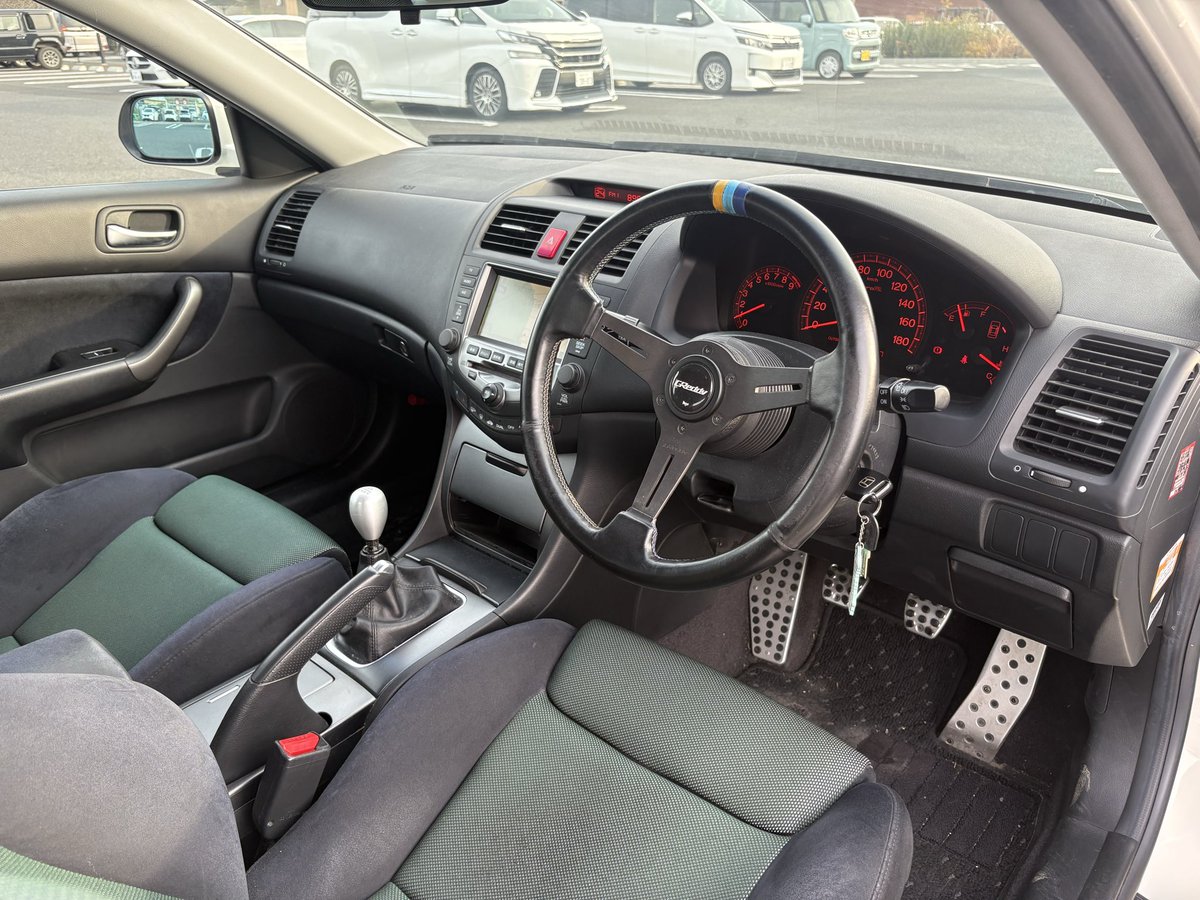 Taku_Grn_223's tweet image. #車売ります 
ホンダアコードユーロR CL7
後期型2007年車 6MT
走行距離168,800キロ(若干伸びます)
車検2026年3月末まで

茨城県より、希望額は手元80万、現金一括でお願いします

質問DMにて対応します！