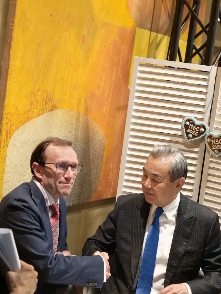 ＃中国・ノルウェー外相会談INミュンヘン。王毅外交部長王毅：中国は常に戦略的かつ長期的な視点から中国・ノルウェー関係を捉え、ノルウェー側と各レベルの交流を密接にし、各分野の協力を深化させ、二国間関係の健全で安定した発展の勢いをしっかりと維持したい。多国間主義は今回のミュンヘン安全保