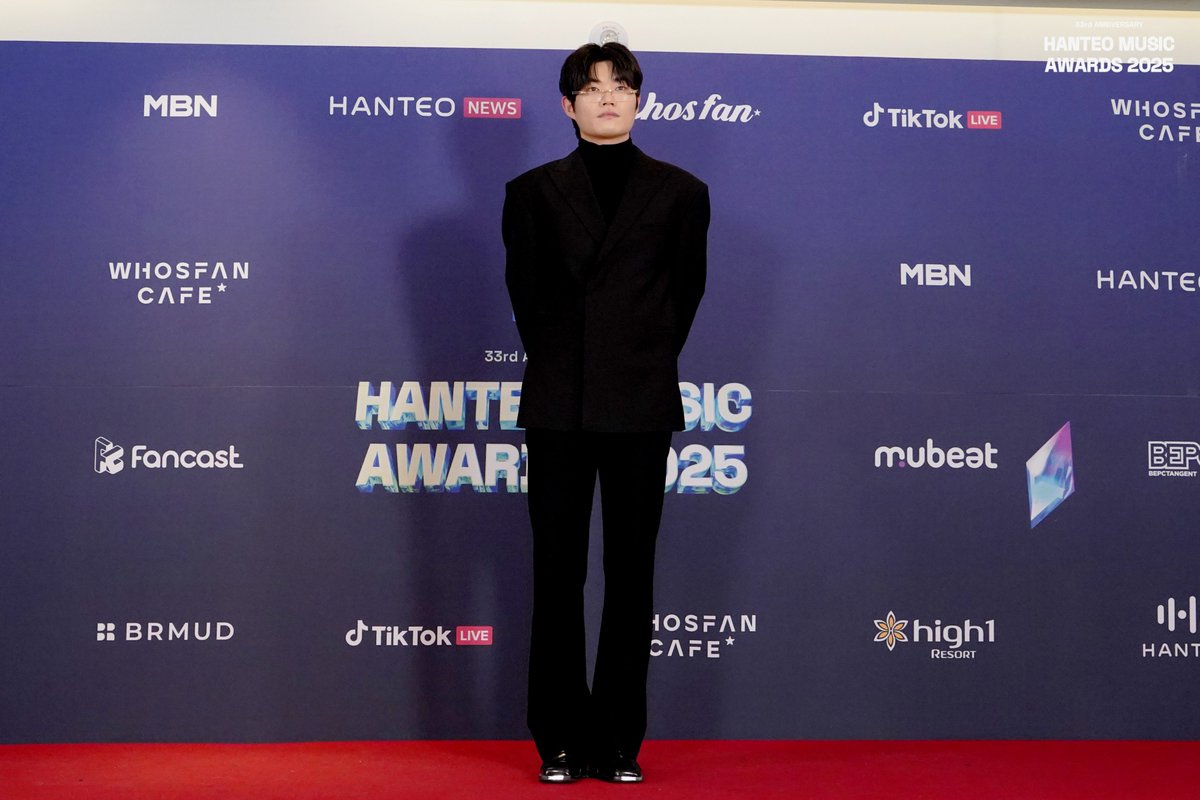 koreansales_twt's tweet image. #WING at the red carpet of the Hanteo Music Awards 2025.