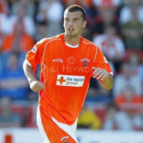 BFC_ExPlayers's tweet image. Happy 45th Birthday today to former Pool left-back &amp;amp; stand in goalie ( ! ) ..... Gareth Evans @GazEvans03 

Hope you have a great day Gaz !
👍😀🎂🍻⚽️🍊💙🏉

#TopMan
#LovedPlayingForThePool
#UpTheChelski 
#WereAllHunsArentWe
