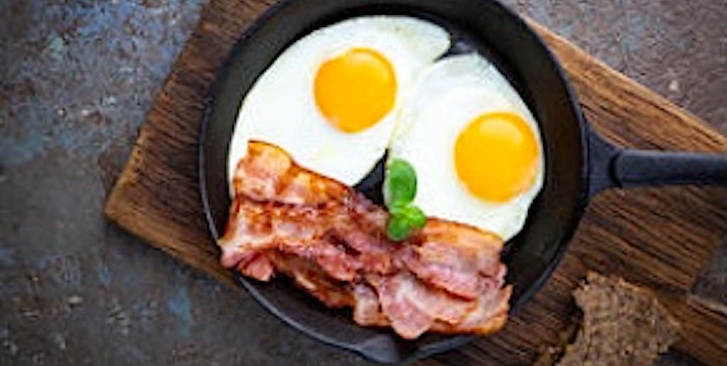 VintageKitchen_'s tweet image. Enjoy a Sunday morning fry up with egg &amp;amp; bacon just how you like it.  🥓🥚 🥓 

Vintage castiron &amp;amp; steel frying pans. 🍳 🍳 🍳  zurl.co/lO1sl

#SundayMorning #SundayBrunch #FryingPans #Bacon&amp;amp;Eggs