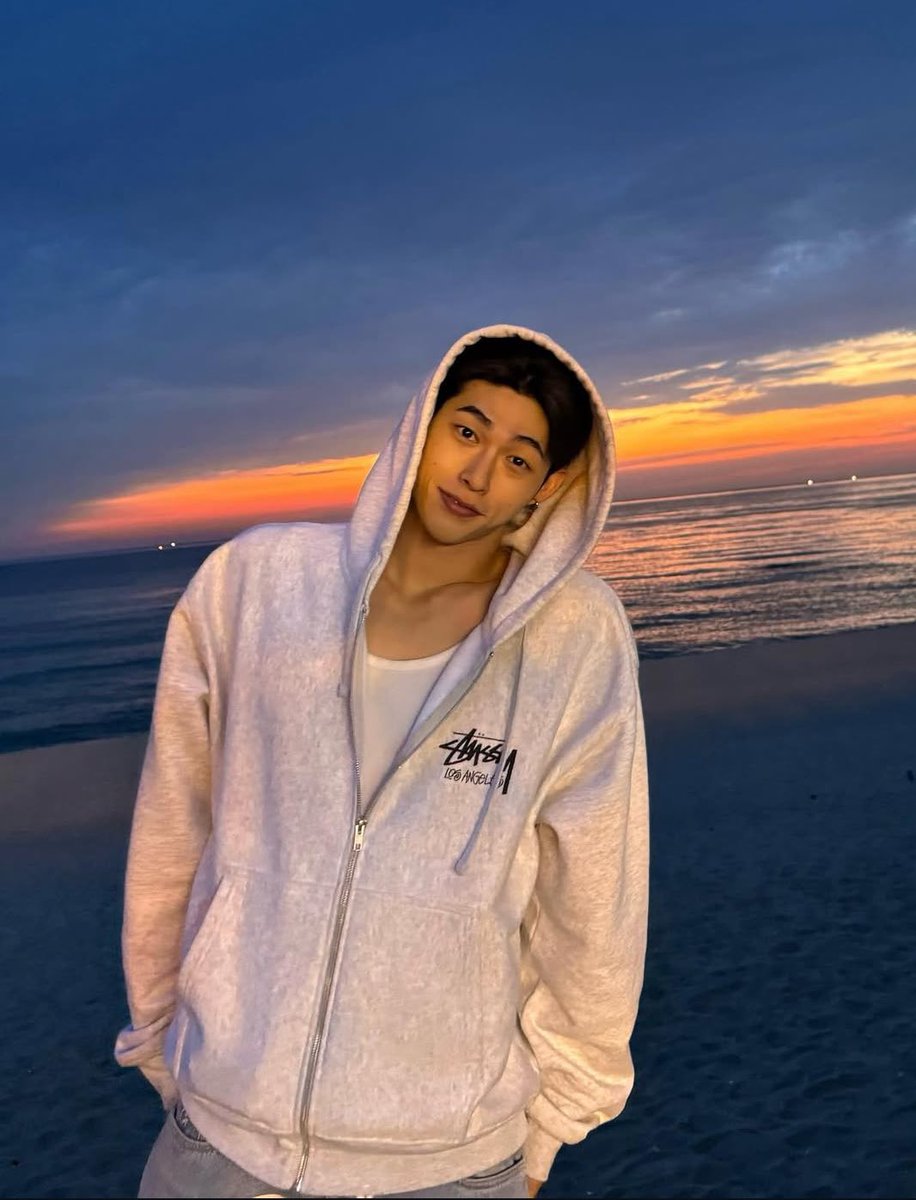 kdramahotgists's tweet image. What’s your honest opinion about Seungil ?

#singlesinferno5