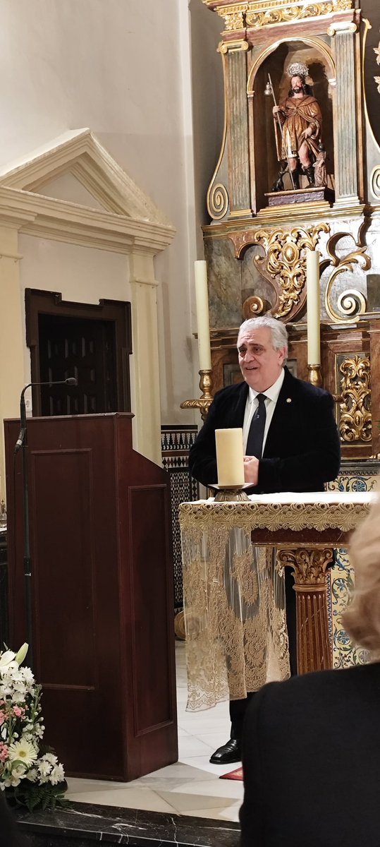 RELACIONES.

El pasado viernes, una representación de nuestra hermandad asistió a la vigésima tercera edición del Pregón del Aljarafe que, de forma itinerante organiza cada año la Asociación Cultural Lauretum.