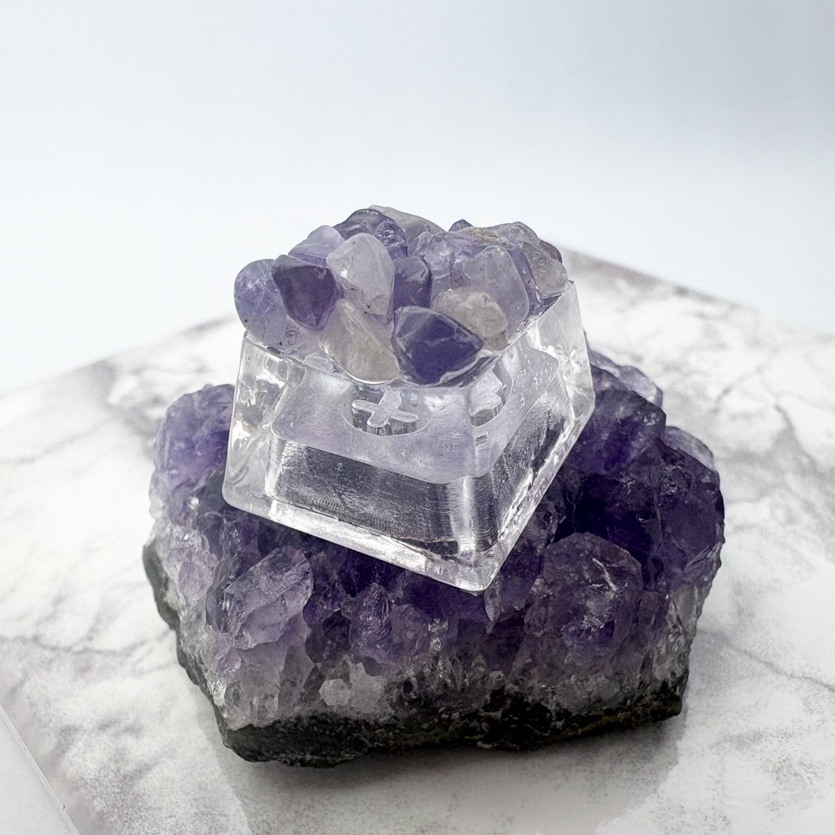 天然石アメジストの立体キーキャップ

お品書き用に写真を撮りまくってます📷