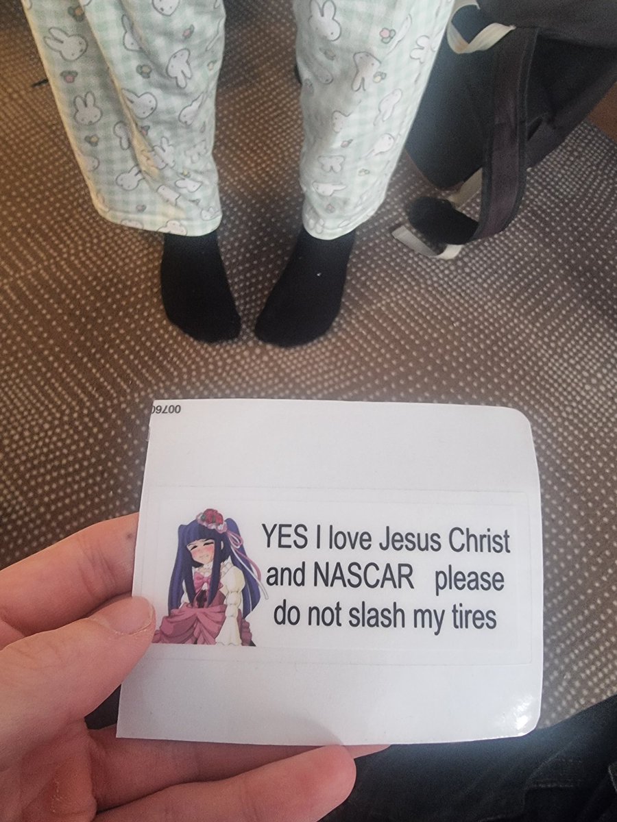 I got this from a random person!! (sticker, not feet)
