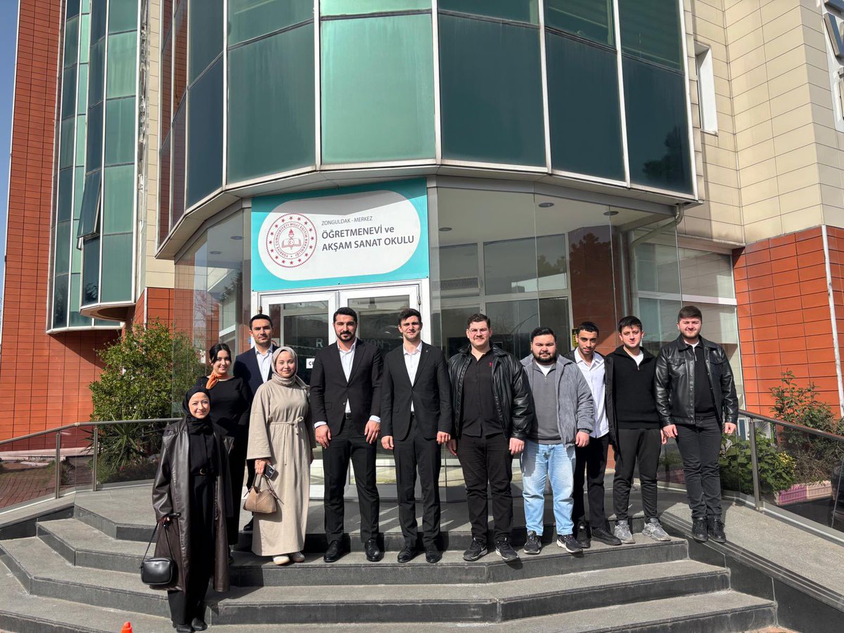 Genel Merkez Sivil Toplum ve Halkla İlişkiler Başkan Yardımcımız, Karadeniz Bölge Koordinatörümüz Ömer Faruk Sütçü ile birlikte genç sivil toplum kuruluşlarımızın temsilcileriyle istişare toplantısında bir araya geldik.

Gençliğin enerjisini, sivil toplumun birleştirici gücüyle