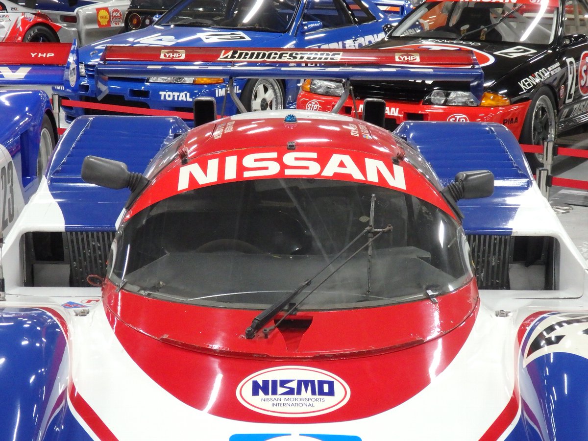 同じ86Gでもカウルの分割線が違うのに今日気付いた。R88C化で外装全部交換してそう