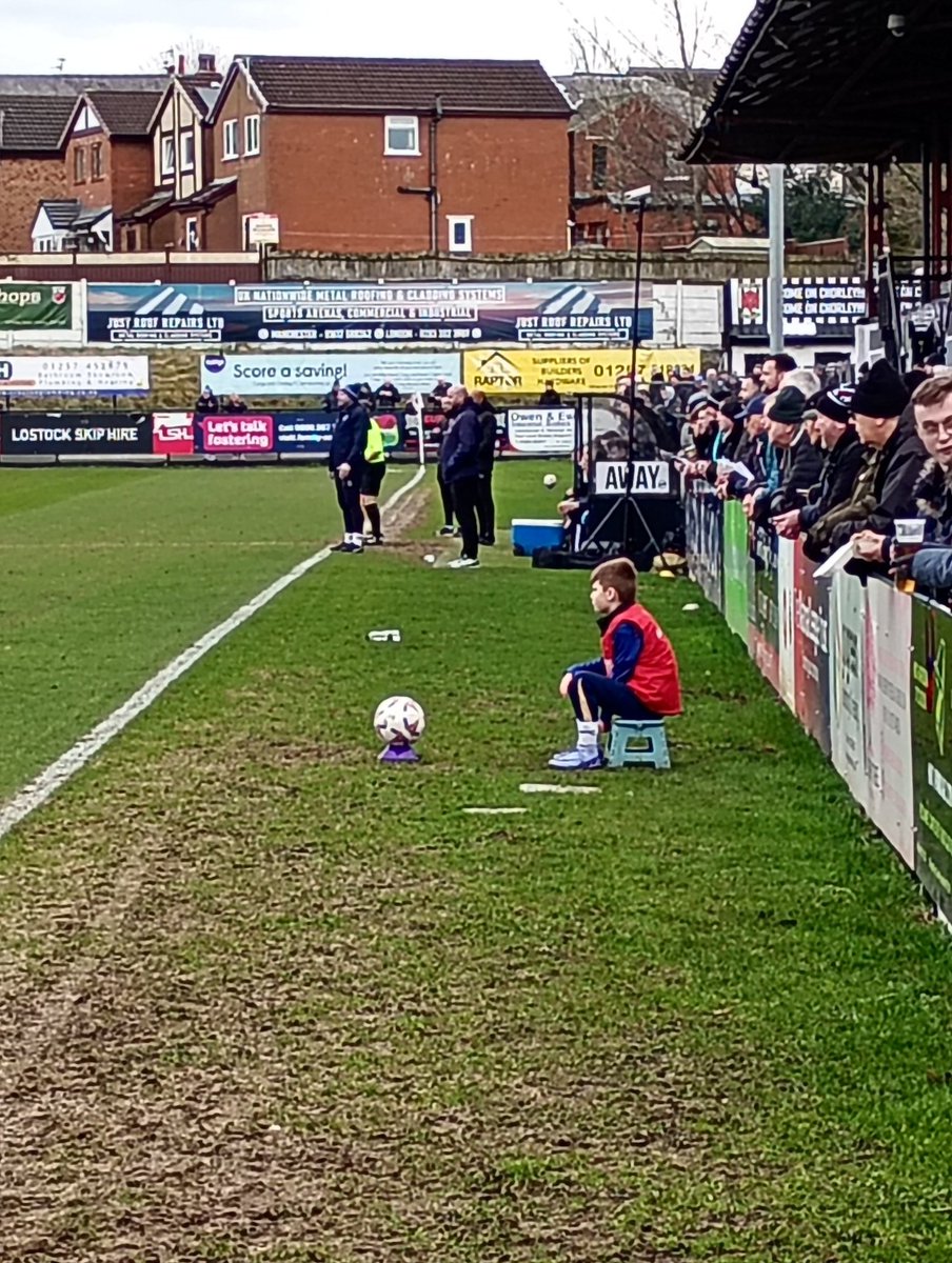 chorleyawaydays's tweet image. Thank you @ChorleyFCCF and @fitoutdoors1 for helping Rory be a ball boy yesterday 
From 1 pm they kept all the kids entertained in the new community hub.... and they loved it!!
#Chorley