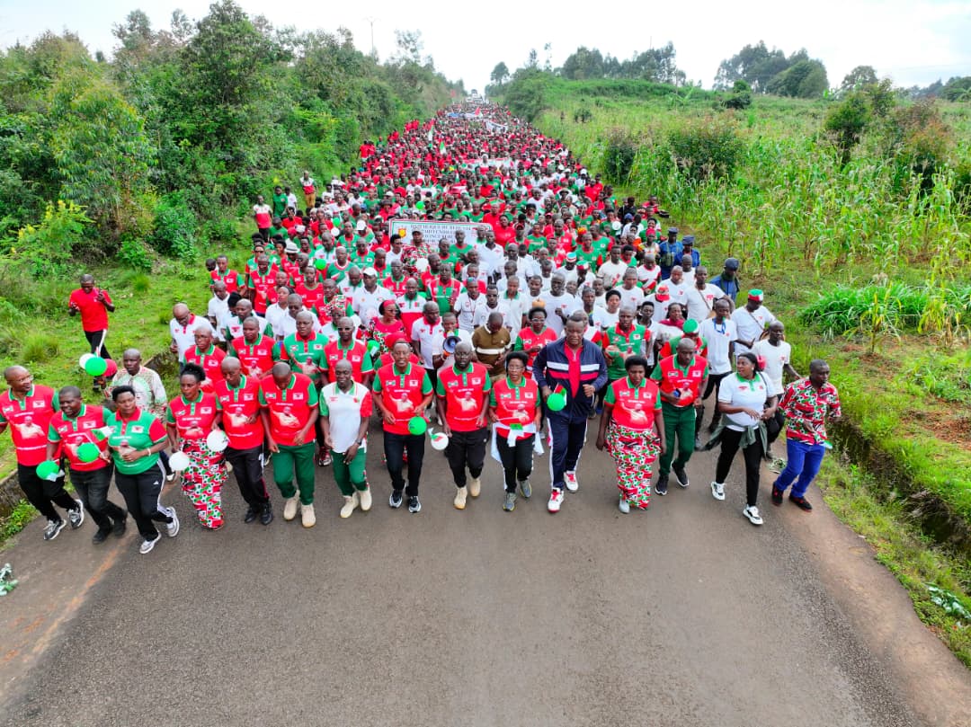 lionel_Mpawe's tweet image. #Burunga
Ce 14 février 2026, les membres du @CnddFdd en commune #Bururi se sont fortement mobilisés à l’occasion d’une cérémonie officielle dédiée à la célébration de la victoire issue des élections de 2025, ainsi qu’à l’expression de ....

1/2