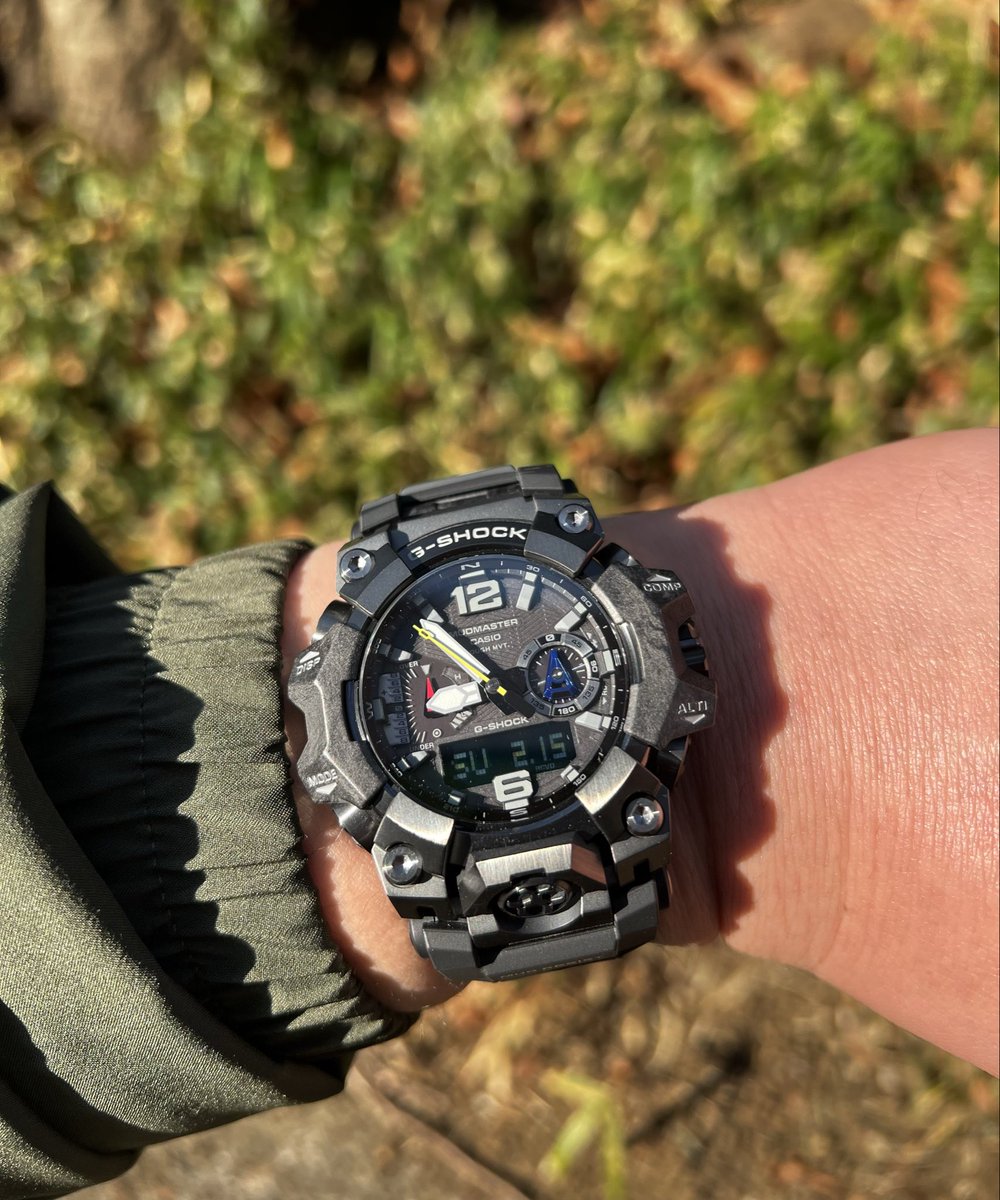 MUDMASTER202626's tweet image. 昨日の夜に悩んだ末、本日の合トレのお供はMUDMASTER。
光に当たるとガンメタル色で、影に入ると煌びやかな黒。
カッコ良すぎて、ずっと見れちゃう。

#CASIO 
#GSHOCK
#MUDMASTER
