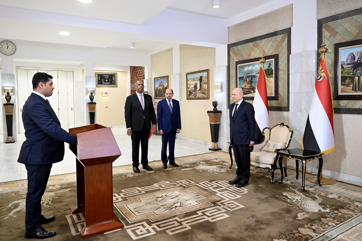 مشدل محمد عمر tweet media