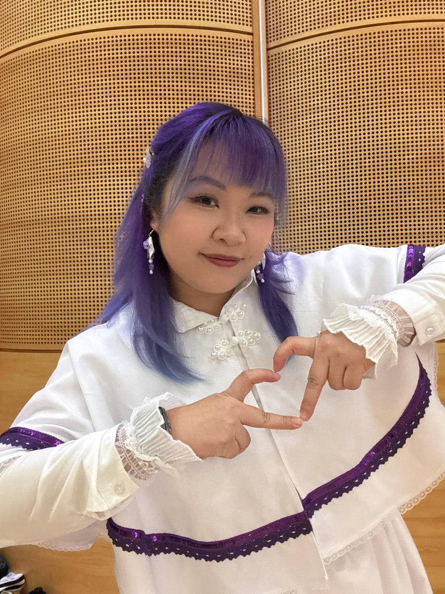 Thank you everyone who came out to Spring Festival! Had an amazing grad live as ViBiRi 💫🪽⚡️

I couldn’t have asked for a better team of talented collaborators 💕 Big love to my Vi &amp; Bi <a href="/saikyouvic/">「 ✦ vic ✦ 」</a> &amp; <a href="/churudoll/">Bird🤍バアディ</a> as well as <a href="/TeamSakuraka/">Sakuraka</a> for all the hard work that went into today!