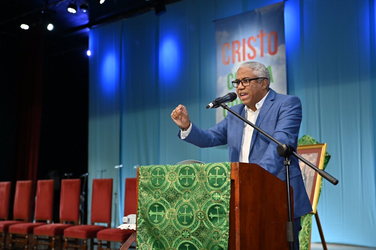 La libertad no es hacer lo que me dé la gana; sino tener el derecho de hacer lo que debemos hacer. Dañar o dañarte no se sujeta en ningún punto al postulado del bien; por tanto se desvía de todo ejercicio de la libertad. Ser libres no es abusar del derecho de tu propia libertad.