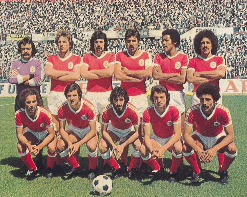 🗓️ 13 de fevereiro de 1977
Benfica 6–1 Estoril

Tarde de sol e avalanche ofensiva.
Sete golos no total, seis encarnados.
Nené bisou e Nelinho marcou de cabeça num salto de peixe memorável.