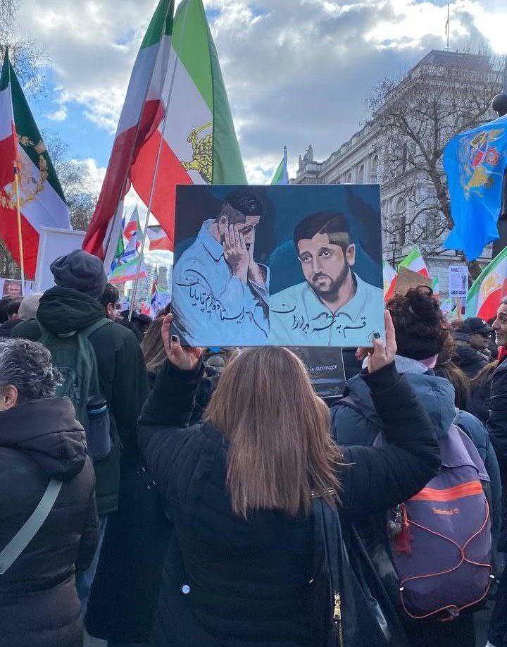 به یادِ برادر ایران محمد حسینی
لندن چهارده فوریه.