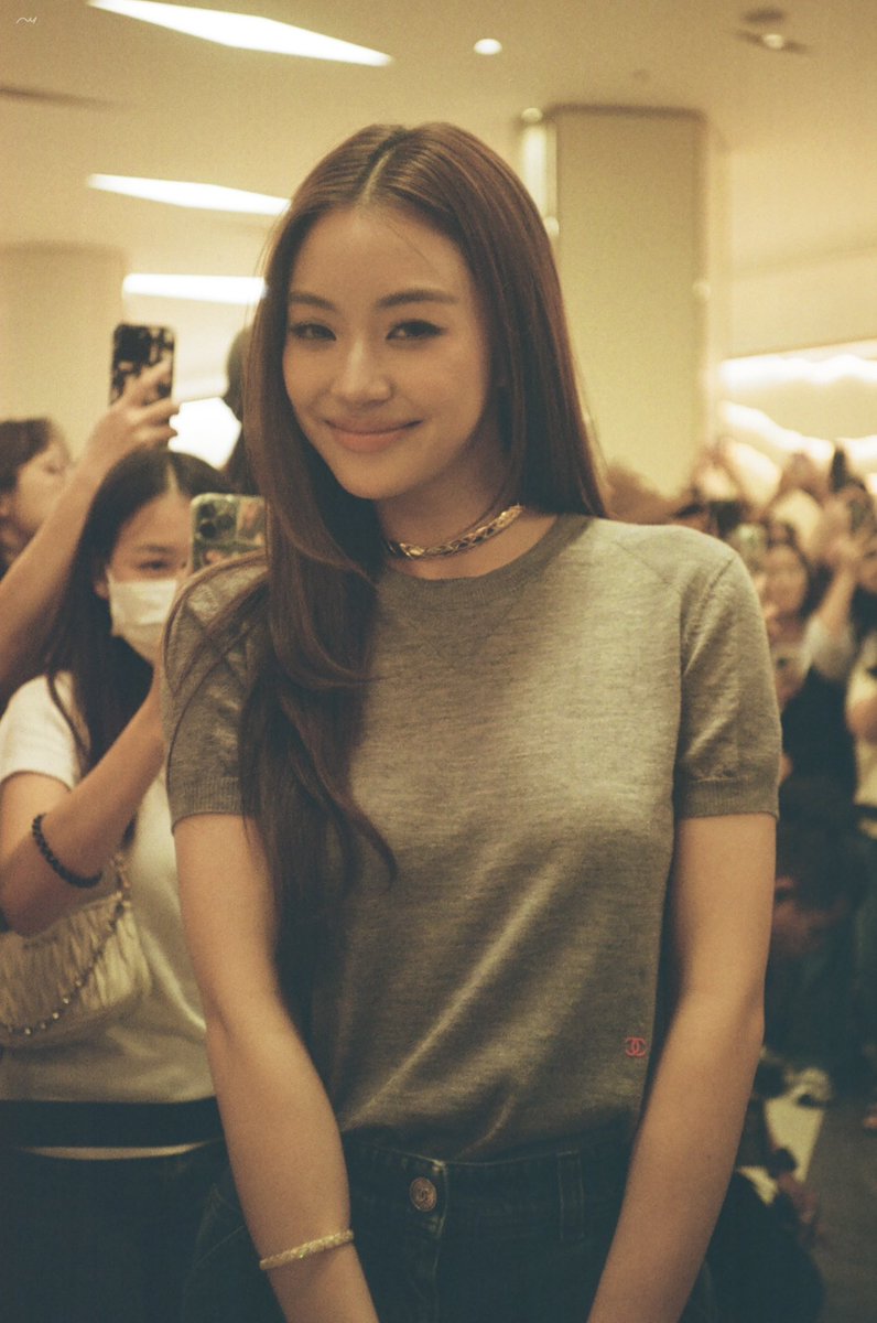 แค่วางข้างกันก็ ><