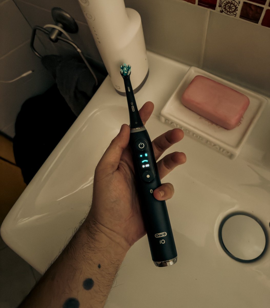 Powlisher tweet media