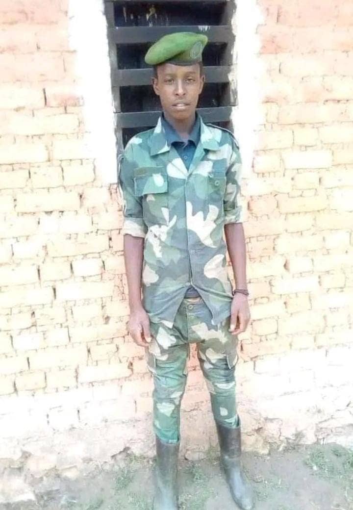 Erwan_reverend's tweet photo. #RDC 🔴🇨🇩

Ce garçon de 13 ans, originaire de #Banyamulenge, a été tué aujourd'hui à #Minembwe lors des combats menés par l'#AFC_RDF contre les #FARDC. 

Les dirigeants de l'#AFC mènent une vie de luxe tout en utilisant des enfants soldats pour servir leur cause. 

. https://t.co/PwFQpcE2R9