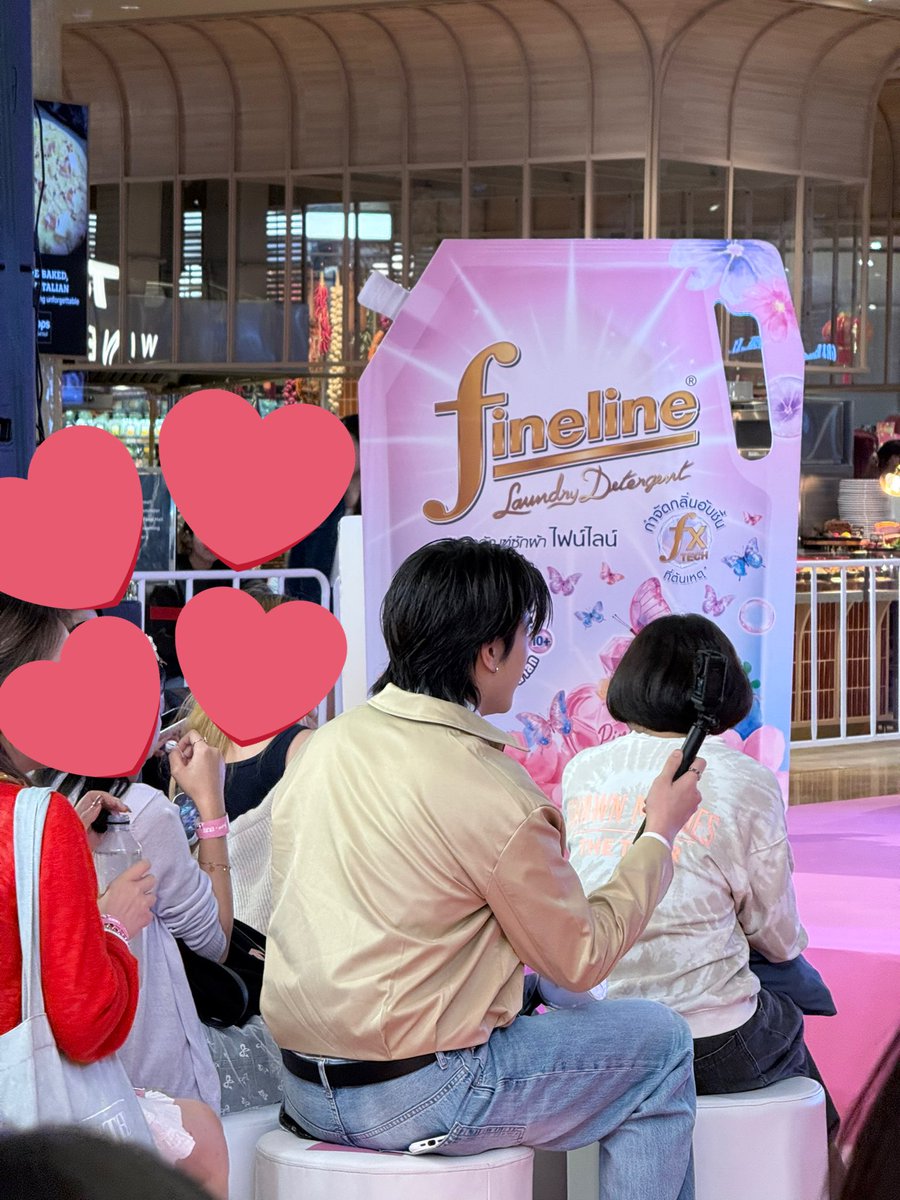 อะไรใหม่ๆ ศิลปินได้รางวัล ศิลปินก็มาร่วมงานเองด้วย แจ็คกี้น่ารักอะ🤣 #FinelinexBUS