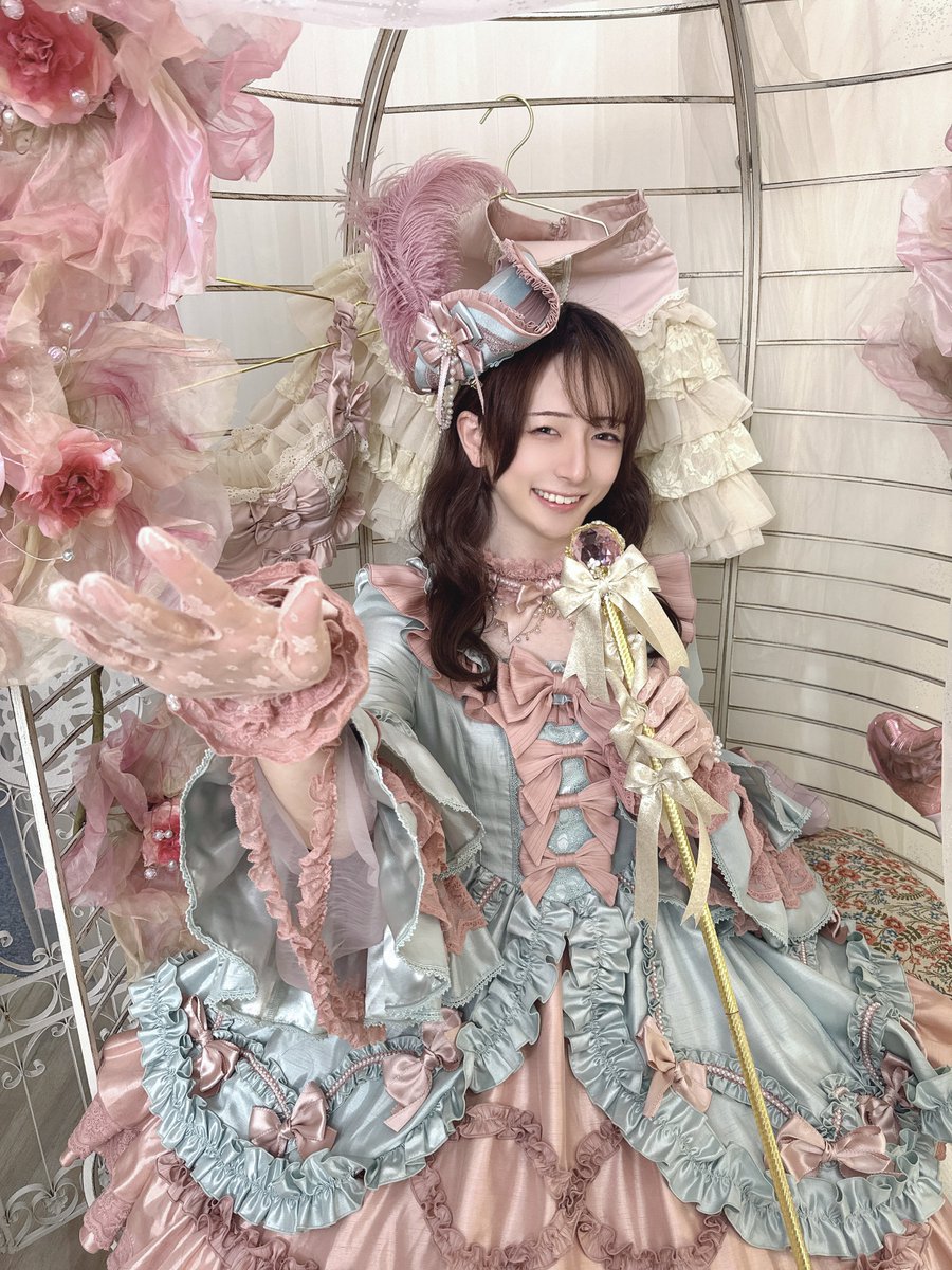 nico7mii's tweet photo. 星箱さんの新作展示会にお邪魔してきたよ👗

ずっと気になってたルミエール・パルフェのプリンセスドレスを着させて頂いたんだけど、これがまた可愛すぎて🤦‍♀️💕

僕好みな色味で幸せでした(*˘︶˘*).｡.:*♡ https://t.co/Bvf64aSXsg