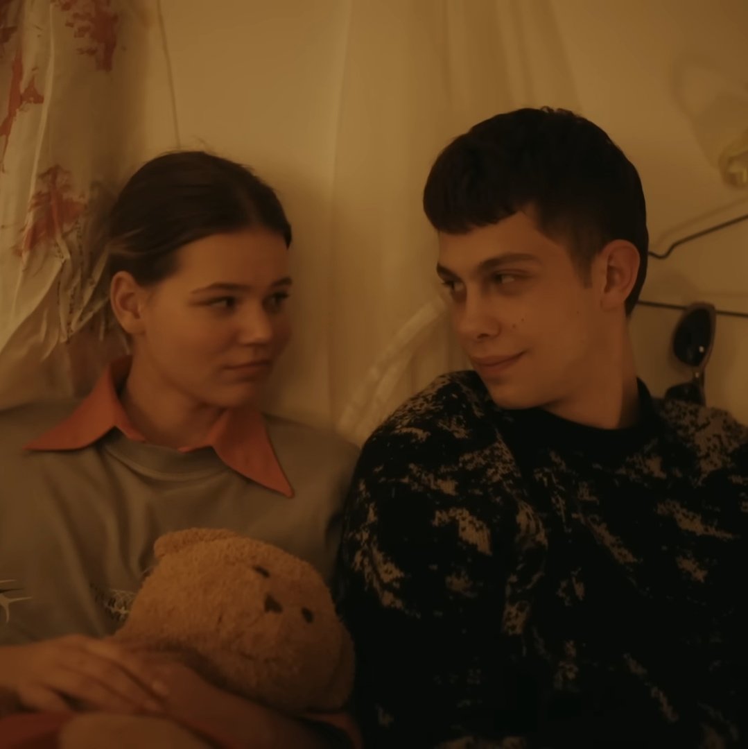 that one girl that does not play about lovreva and that girl is ME!!!!!!!!!! #sramhr