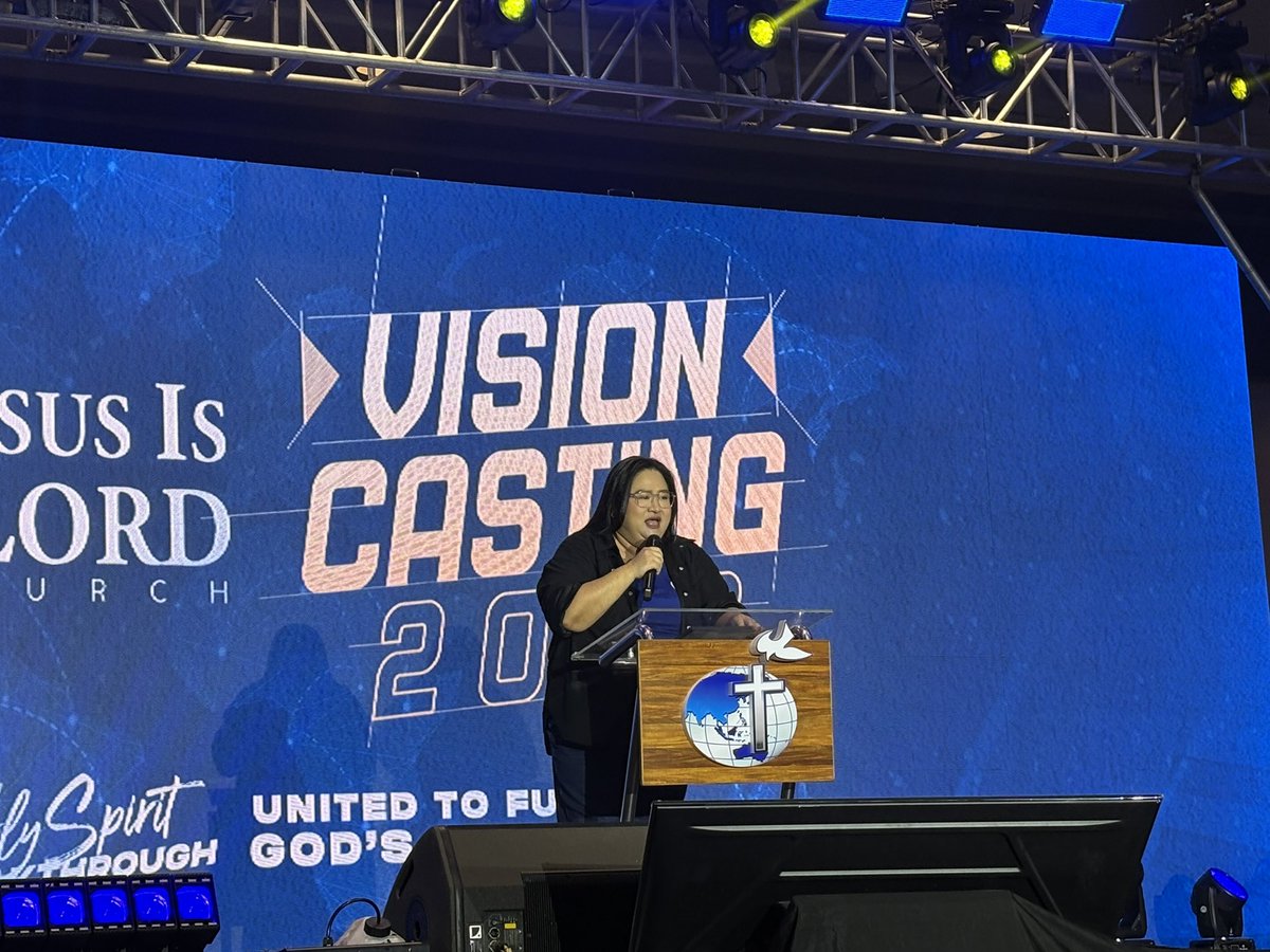 AceCruz_A2Z's tweet photo. TINGNAN: Dumalo ang higit 10-K na mga pastor at church leader ng Jesus Is Lord Church Worldwide (JILCW) sa ‘Vision Casting 2026’ sa Pasay City. | @balitangA2Z https://t.co/khCUWoyQ63