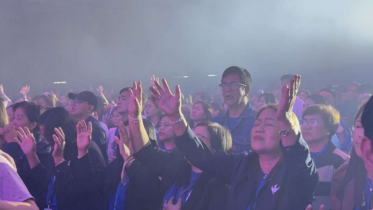AceCruz_A2Z's tweet photo. TINGNAN: Dumalo ang higit 10-K na mga pastor at church leader ng Jesus Is Lord Church Worldwide (JILCW) sa ‘Vision Casting 2026’ sa Pasay City. | @balitangA2Z https://t.co/khCUWoyQ63