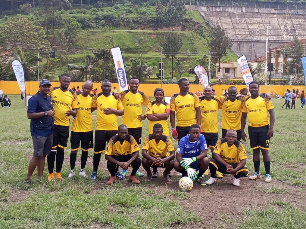 BANYAKIGEZI's tweet photo. Legends aren't born in studios. they're made on the pitch Banyakigezi FM hitting the @KigeziCorporate hard today.
Tayari Media fam
@TayariWestTV @BANYAKIGEZI @940TayariFM
#BanyakigeziFM #MatchDayMagic #CorporateWarriors https://t.co/gb24ndlswK