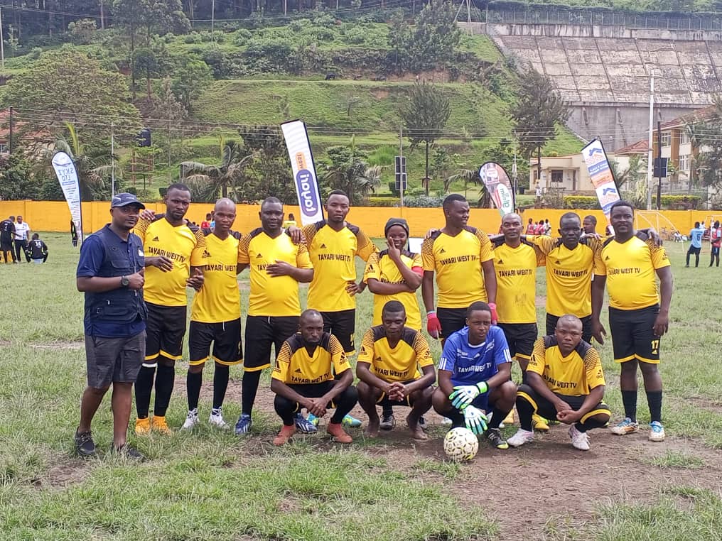 BANYAKIGEZI's tweet photo. Legends aren't born in studios. they're made on the pitch Banyakigezi FM hitting the @KigeziCorporate hard today.
Tayari Media fam
@TayariWestTV @BANYAKIGEZI @940TayariFM
#BanyakigeziFM #MatchDayMagic #CorporateWarriors https://t.co/gb24ndlswK