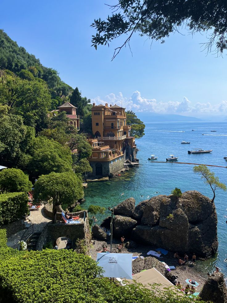 echoesofworld's tweet image. Positano, Italy