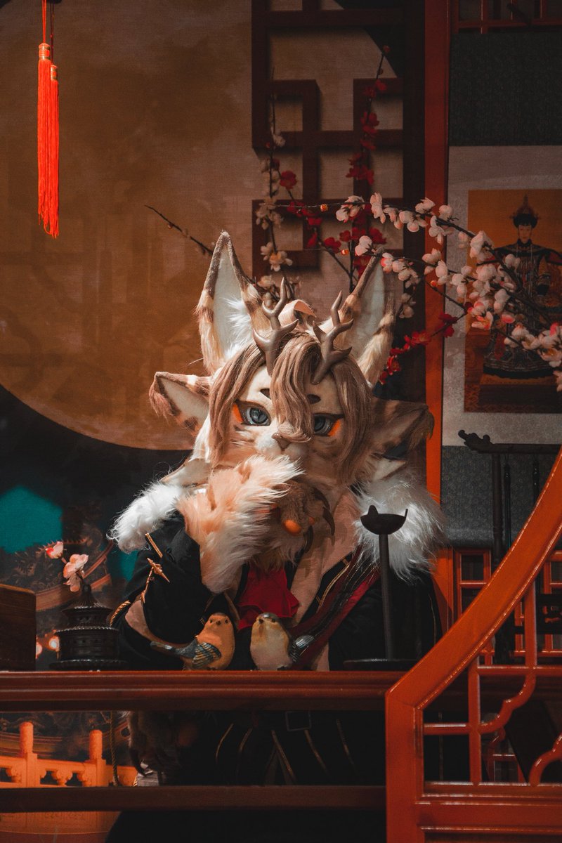 誰を待っているの？……私？

📷：<a href="/Oak115202/">Oak_intheworld</a> 
#Fursuit 
#FursuitEveryday