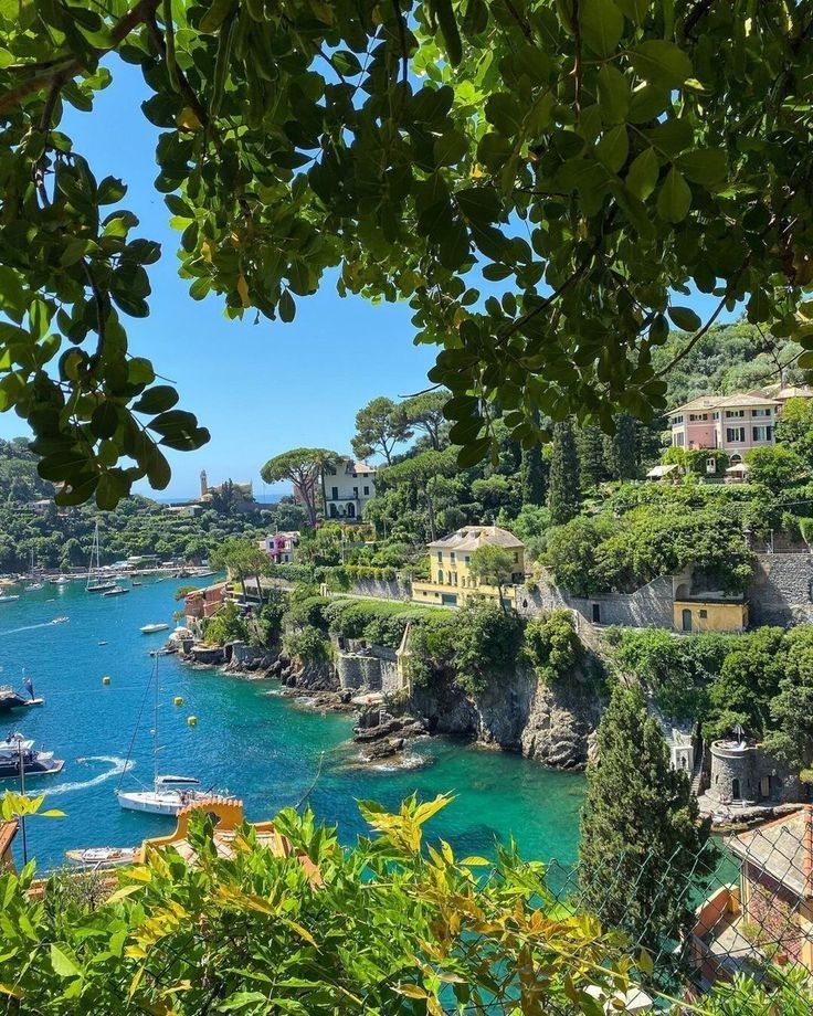 echoesofworld's tweet image. Positano, Italy