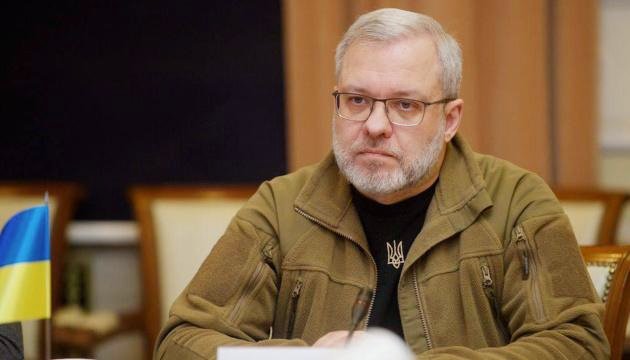 ⚡️❗️Галущенка затримали при спробі перетнути кордон, - ЗМІ 

▪️ У ніч на 15 лютого колишнього міністра енергетики Германа Галущенка затримали під час спроби перетнути кордон. Уточнюється, що його було знято з потяга.

▪️ Джерело «Української правди» додає, що прикордонники мали