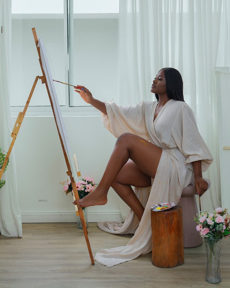 alex_unusual's tweet photo. A new energy just stepped in. 
This floor is about to be filled with light 💡.
Happy birthday to me 🤭. https://t.co/mORD6pslAG