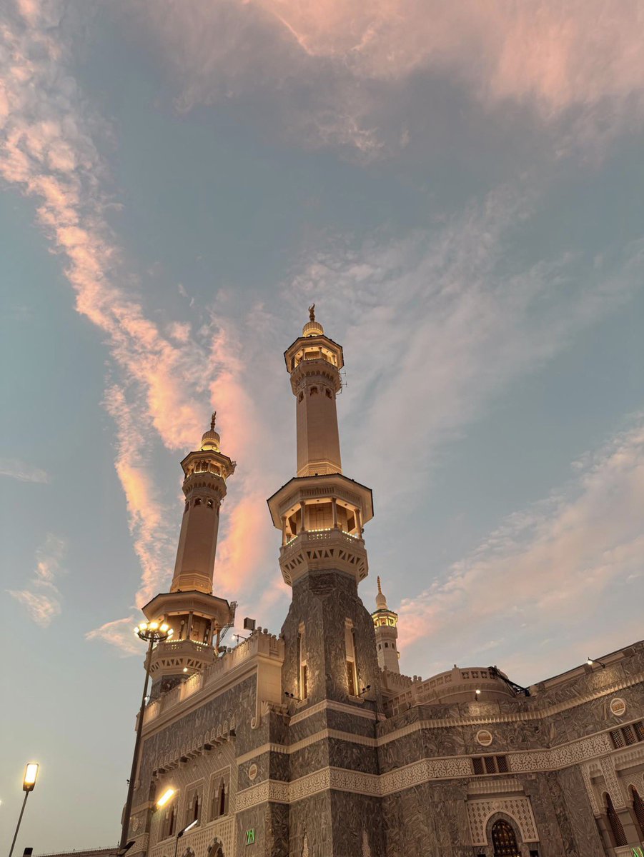 رمضان على الأبواب 🌙

نسأل الله أن يبلّغنا الشهر الكريم ، لا فاقدين ولا مفقودين ، وأن يعيننا فيه على الصيام والقيام ، ويكتب لنا فيه القبول والبركة .

اللهم بلغنا رمضان ونحن في أحسن حال 🤍