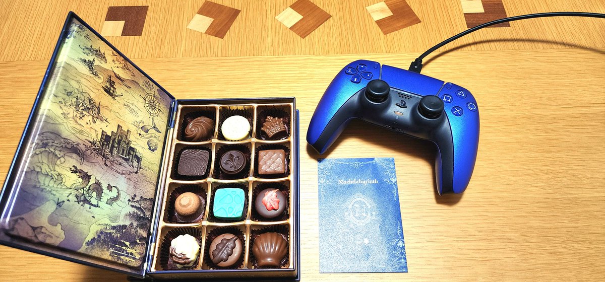 今夜は魔術書チョコを食べながら、友達とゲームですぞ🍫🥰🎮️