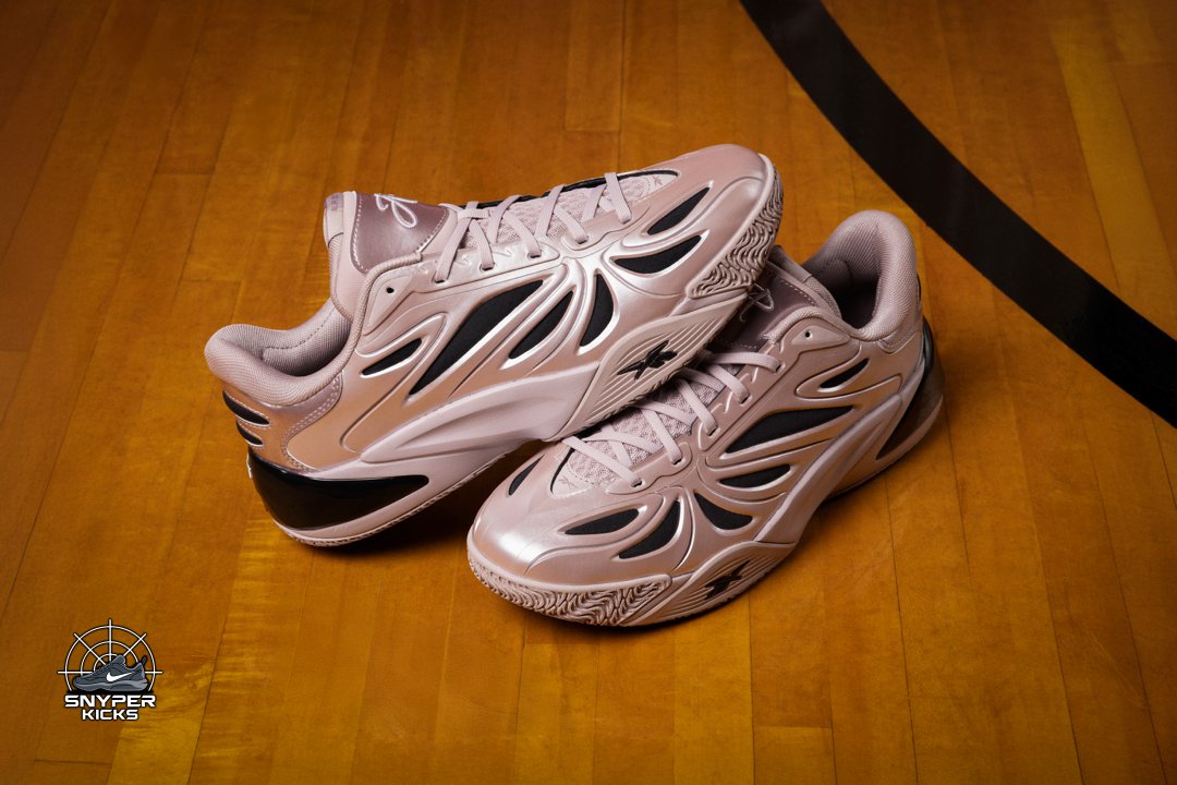 SnyperKicks's tweet photo. Reebok Angel Reese 1 "Rose Dust"
Colorway: Muted Mauve/Muted Mauve/Black
Style Number:
Release Date:
Price: $130
#RoseDust #reebok #angel #reese https://t.co/l5ZpfyOyip