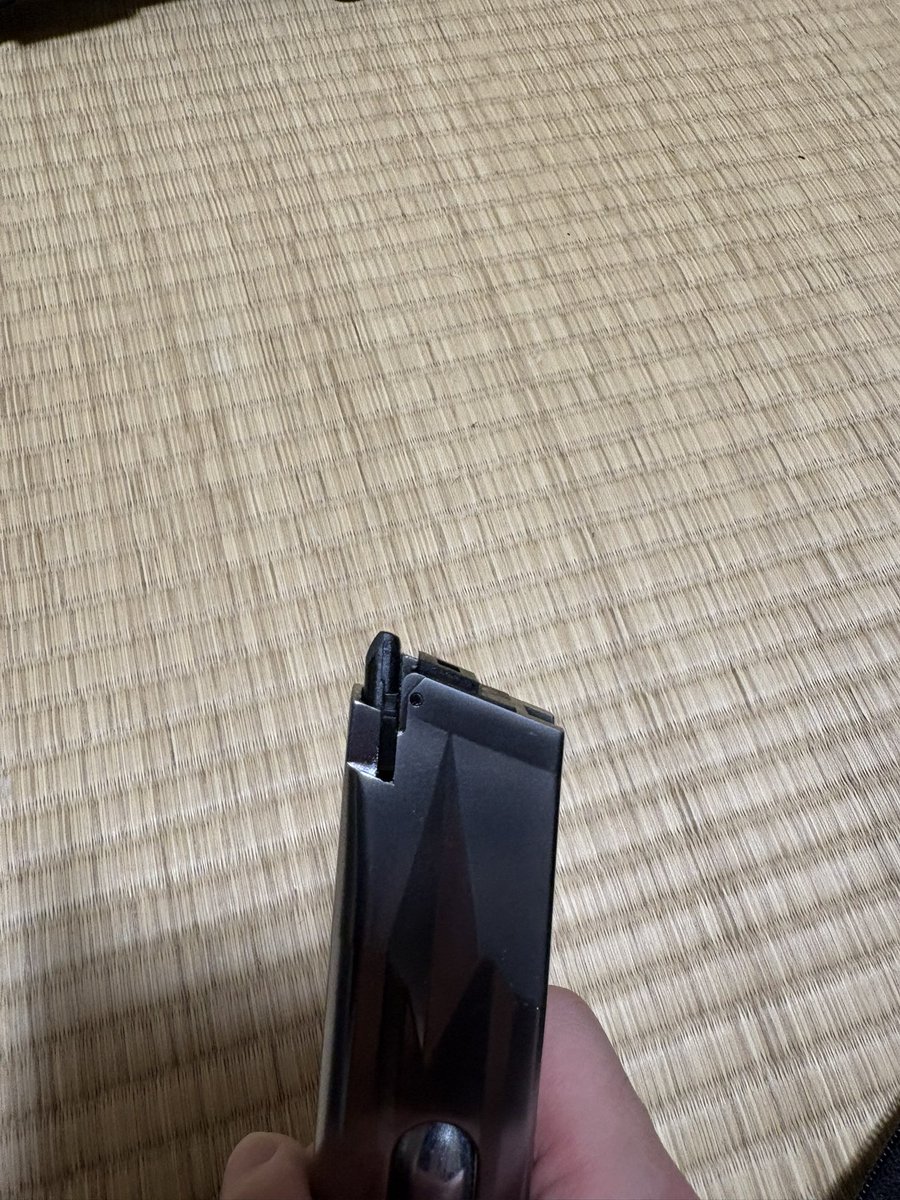 First36191283's tweet photo. #サバゲー　
今日はPhantom Bulletさんでサバゲーしてきました〜
バトンG19で楽しめたぜ
ただ、サンドバイパーのマガジンが1本破損したのでちょっちショック https://t.co/xEDkiK65kp