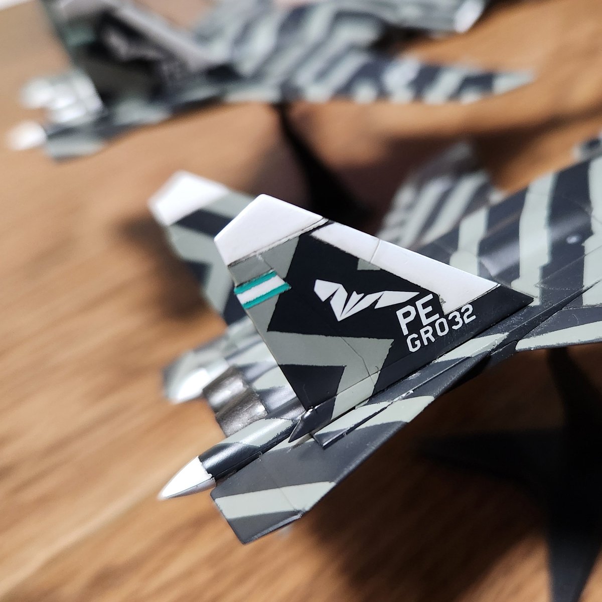 #垂直尾翼だけで1イイネ目指す 
#エースコンバット7 

🎩
《コウモリ野郎どもか！》