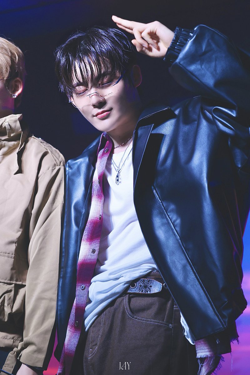 🧡

#BXB  #비엑스비 #Jihun #지훈
<a href="/bxb_twt/">BXB</a> <a href="/BXB_wolfburn/">BXB Official</a>