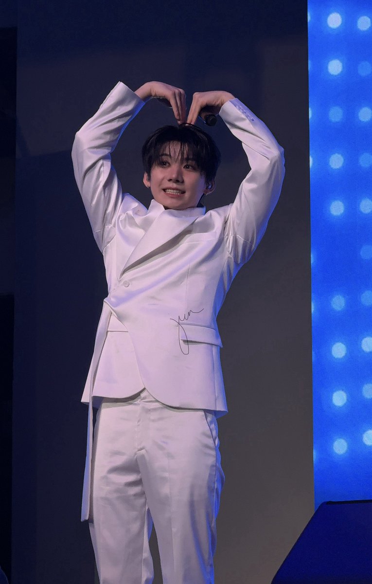 jeonsiiie's tweet image. Why soo cutesy Hani 🤏🏼

#AHOF #아홉
#PARK_HAN #박한