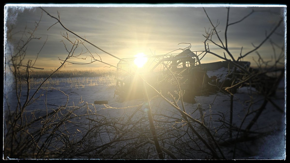 Когда-то  это была хорошая машина.. Как говорят, слава богу что деньгами..