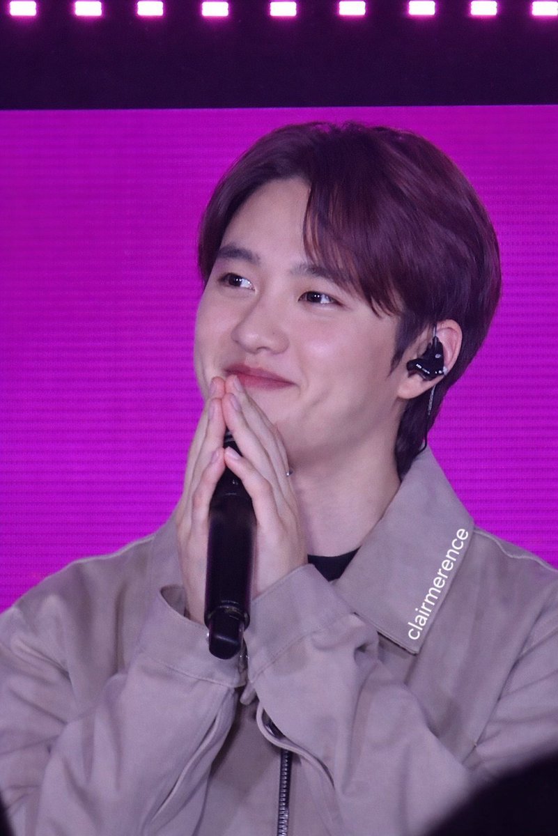 ก็บอกแล้วว่านี่คือคนที่ไหว้ได้น่ารักม๊อบแม๊บที่สุด  🙏