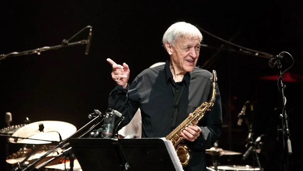 Immense tristesse, Michel Portal vient de nous quitter à l’âge de 90 ans. Musicien aux multiples facettes, qui s’est illustré aussi bien dans le jazz que dans le classique… France Musique va lui rendre hommage. 🙏

radiofrance.fr/francemusique/…