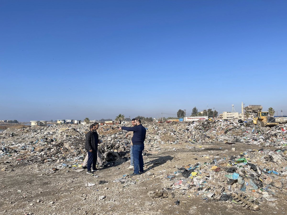 QalaatAlMudiq's tweet photo. #Syria: "Our #Raqqa, our Paradise".
Under this title, the Governorate launched today a 2-week clean-up campaign in the city.
The campaign aims to remove accumulated waste and debris, clear illegal dumps and improve the city's environmental and health conditions.
The campaign also seeks to educate people on observing good practices.
This community-wide initiative covers all districts and also involves the Civil Defense as well as volunteer teams.