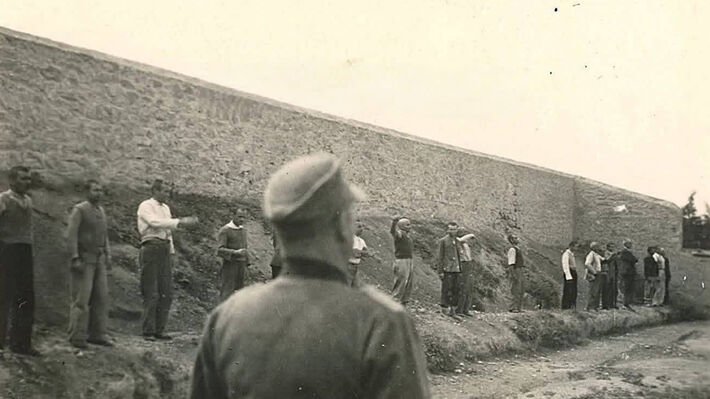 Bilbo Baggins tweet media