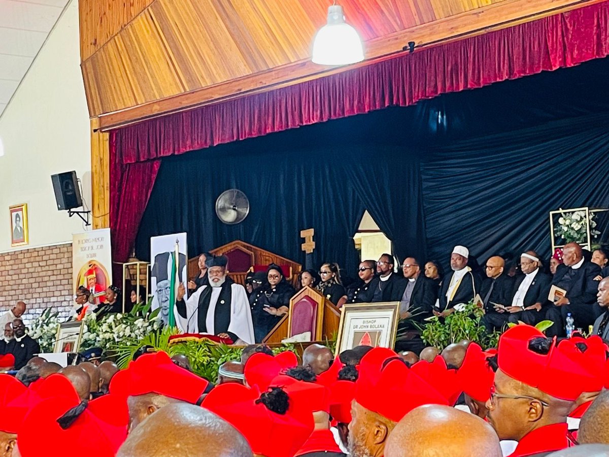 EFFEASTERNCAPE_'s tweet photo. [IN PICTURES]📸

EFF Provincial Chairperson, Commissar Zilindile Vena, alongside subregional leaders and ground forces, joined the mourners, family and community in honouring the life of Bishop Dr. John Bolana, who is being laid to rest in Qgeberha today. 

The Bishop was a devoted shepherd of the people, dedicated his ministry to spiritual guidance, social upliftment, and unity , embodying the spirit of service. 

May his spirit rest in peace! 

#RIPBishopBolana