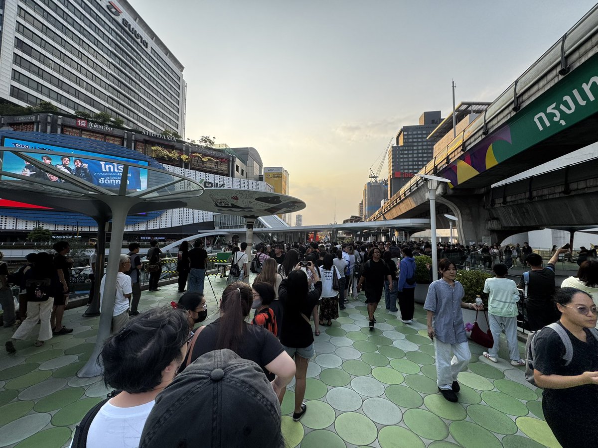 arsarn's tweet image. ทยอยกันมาลงประชามติแล้ว #ม็อบ15กุมภา69